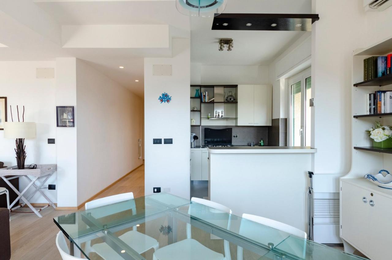 Апартаменты Joivy Great Flat With Sea View Генуя Экстерьер фото
